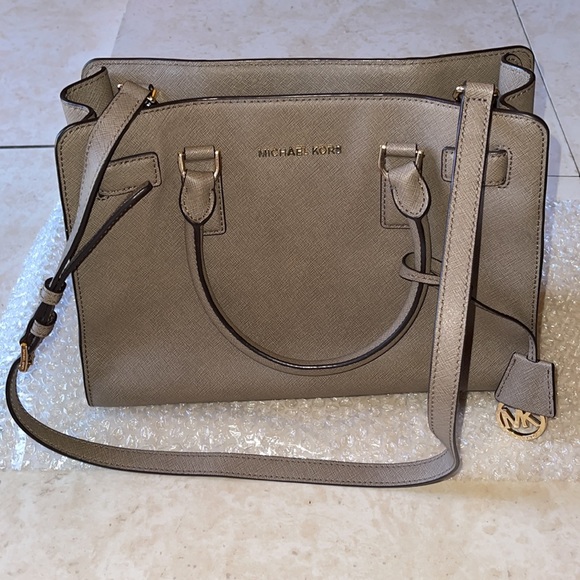 Michael Kors Satchel/Crossbody - Picture 2 of 8